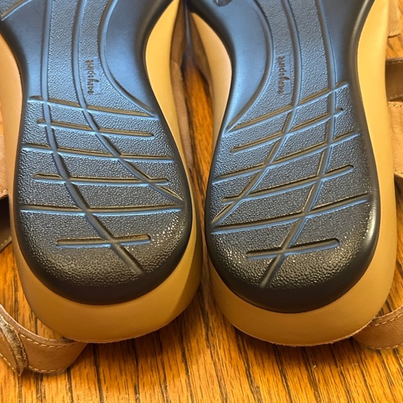 Easy Spirit Tan Leather Adjustable Strap Sandals Size 11W - Picture 5 of 10